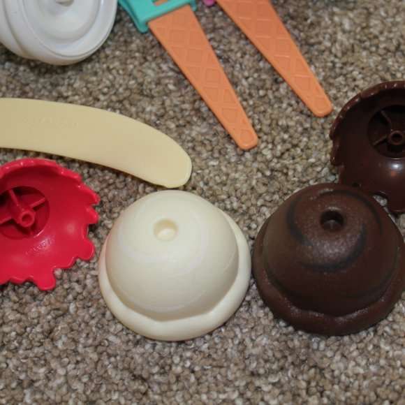 Battat Ice Cream Parlor Sundae Play Circle Food Pretend Scoop Spoons Toys Lot - Picture 4 of 5